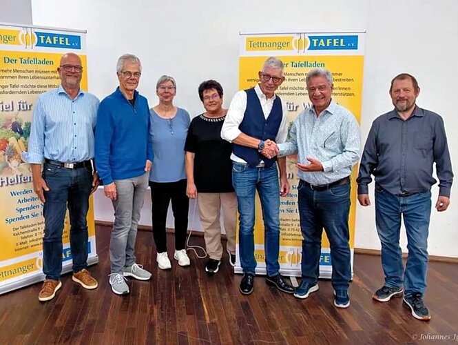 Das Bild zeigt den neuen Vorstand der Tettnanger Tafel nach der Mitgliederversammlung.